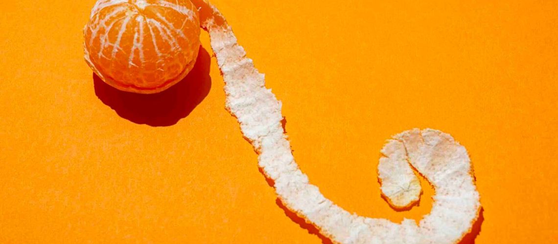 Peau qui pèle, desquamation : voici les causes et les solutions selon une dermatologue Peau qui pèle, desquamation : voici les causes et les solutions selon une dermatologue